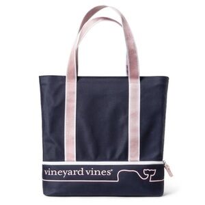 Vineyard Vines for Target Navy beach bag Darling beach bag. Or gym tote.EUC
